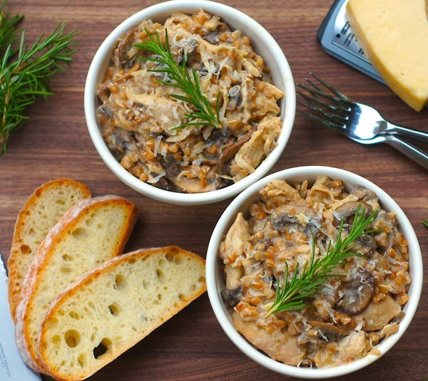 slow-cooker chicken & mushroom farro risotto