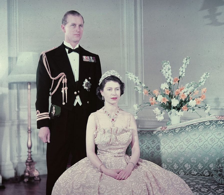 Elizabeth's tiara broke the day of her wedding Royal Marriages