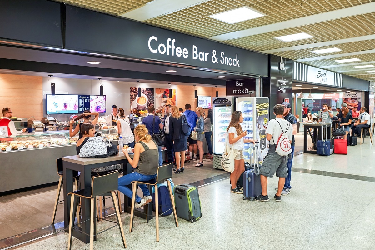 airport food court area