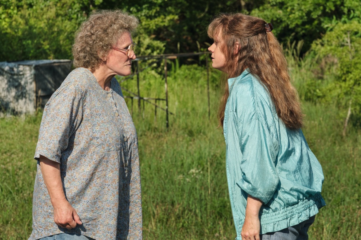 Glenn Close and Amy Adams