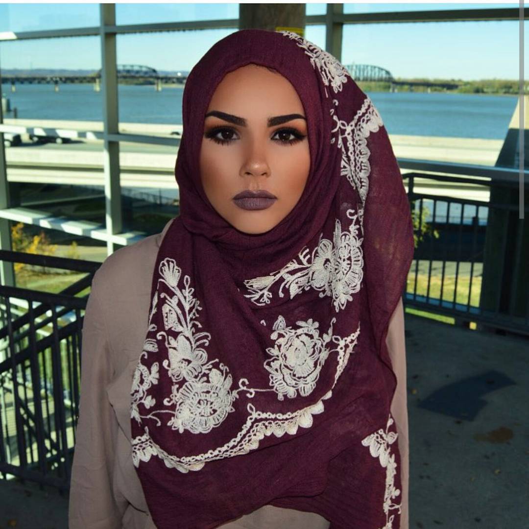 unbelievably_beautiful_women_wearing_hijabs_on_ig_09