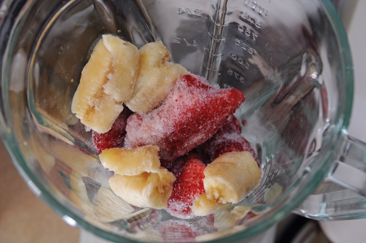 frozen fruit in blender