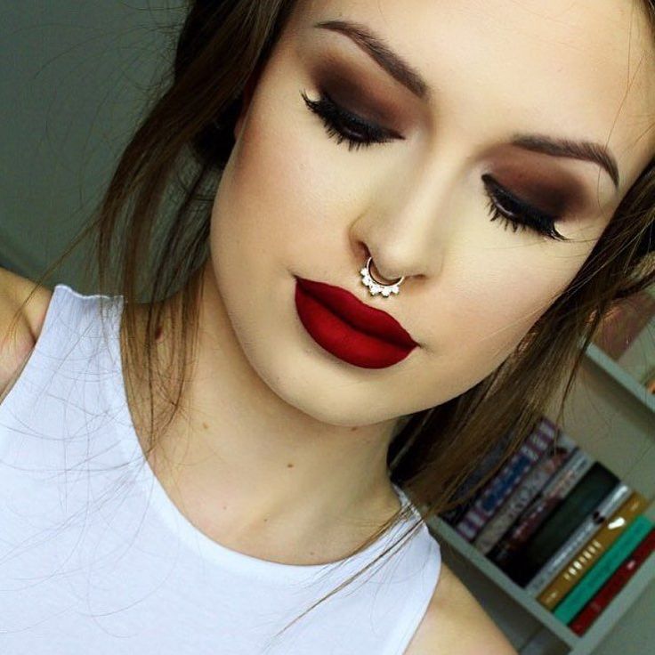 best-ways-to-wear-dark-lipstick-10