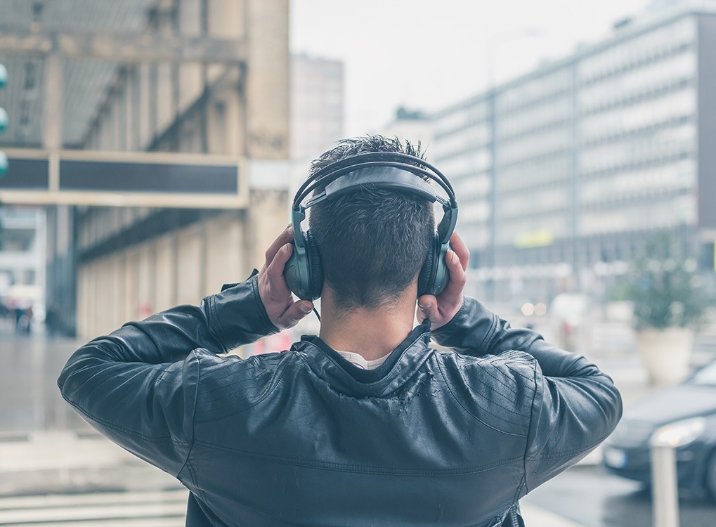 listening to music can make you fall asleep on an airplane