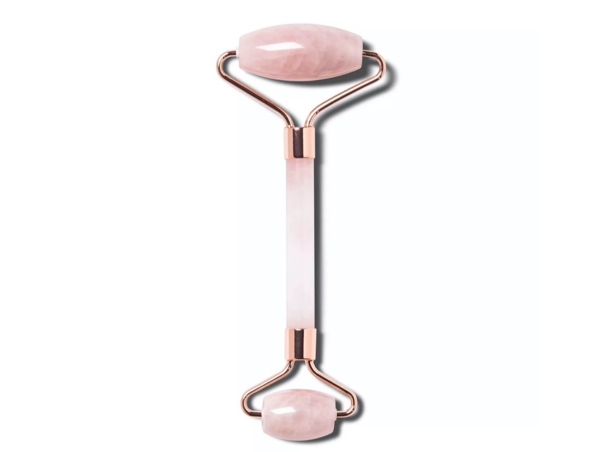 rose quartz face roller