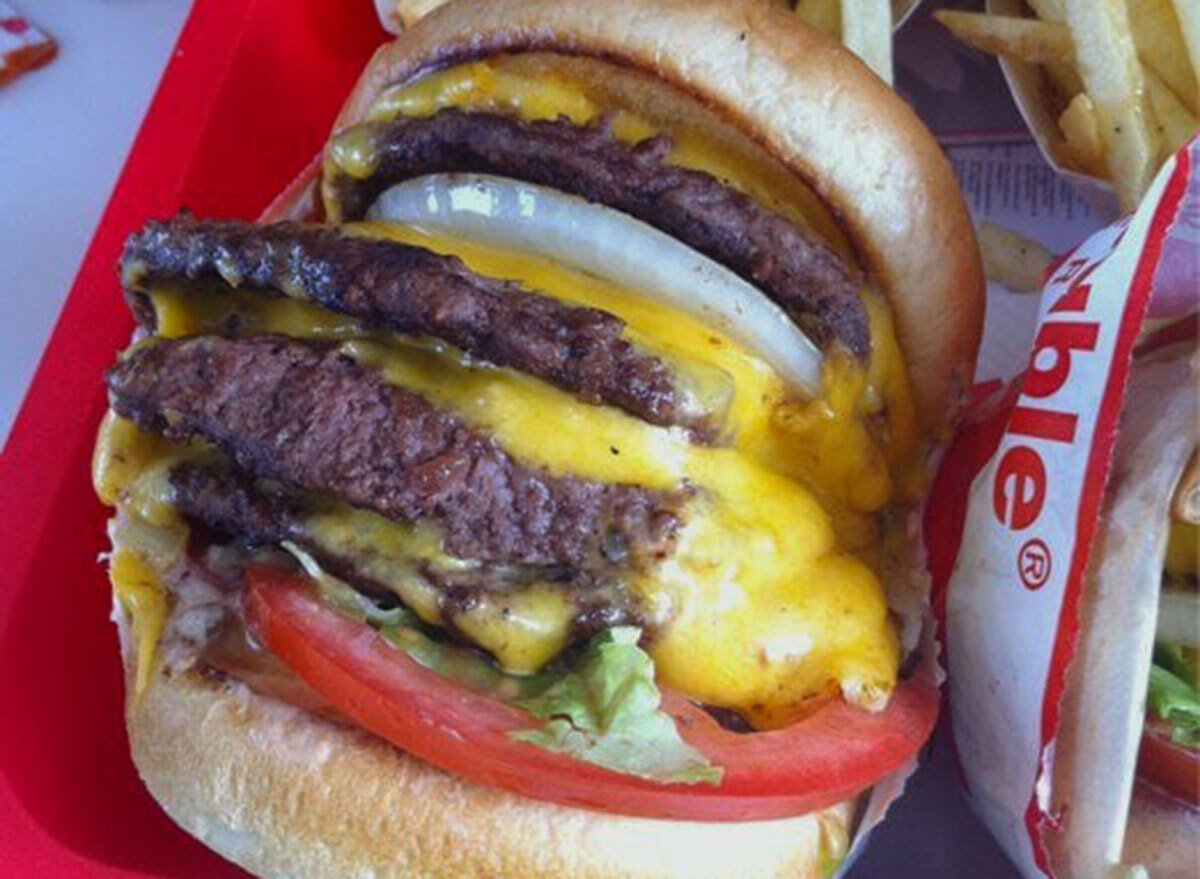 In-n-out 4x4 burger on tray