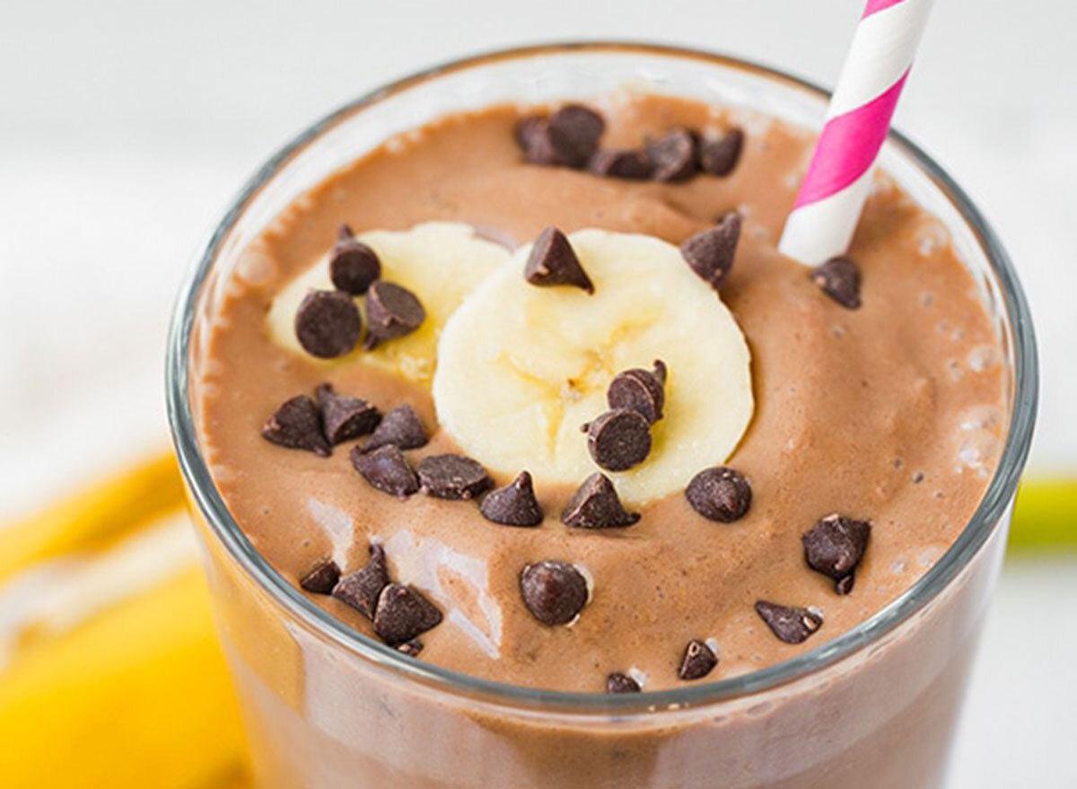 chocolate-peanut butter breakfast shake