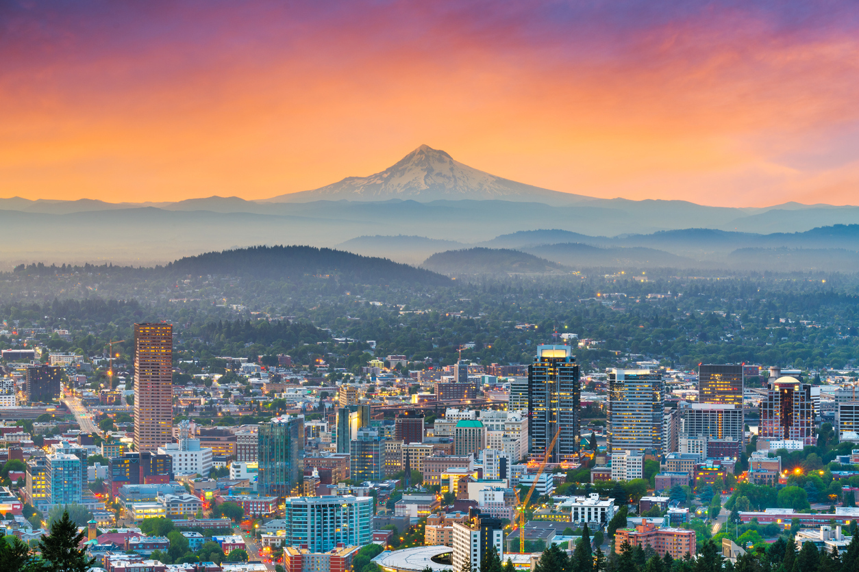 The skyline of Portland, Oregon at dusk