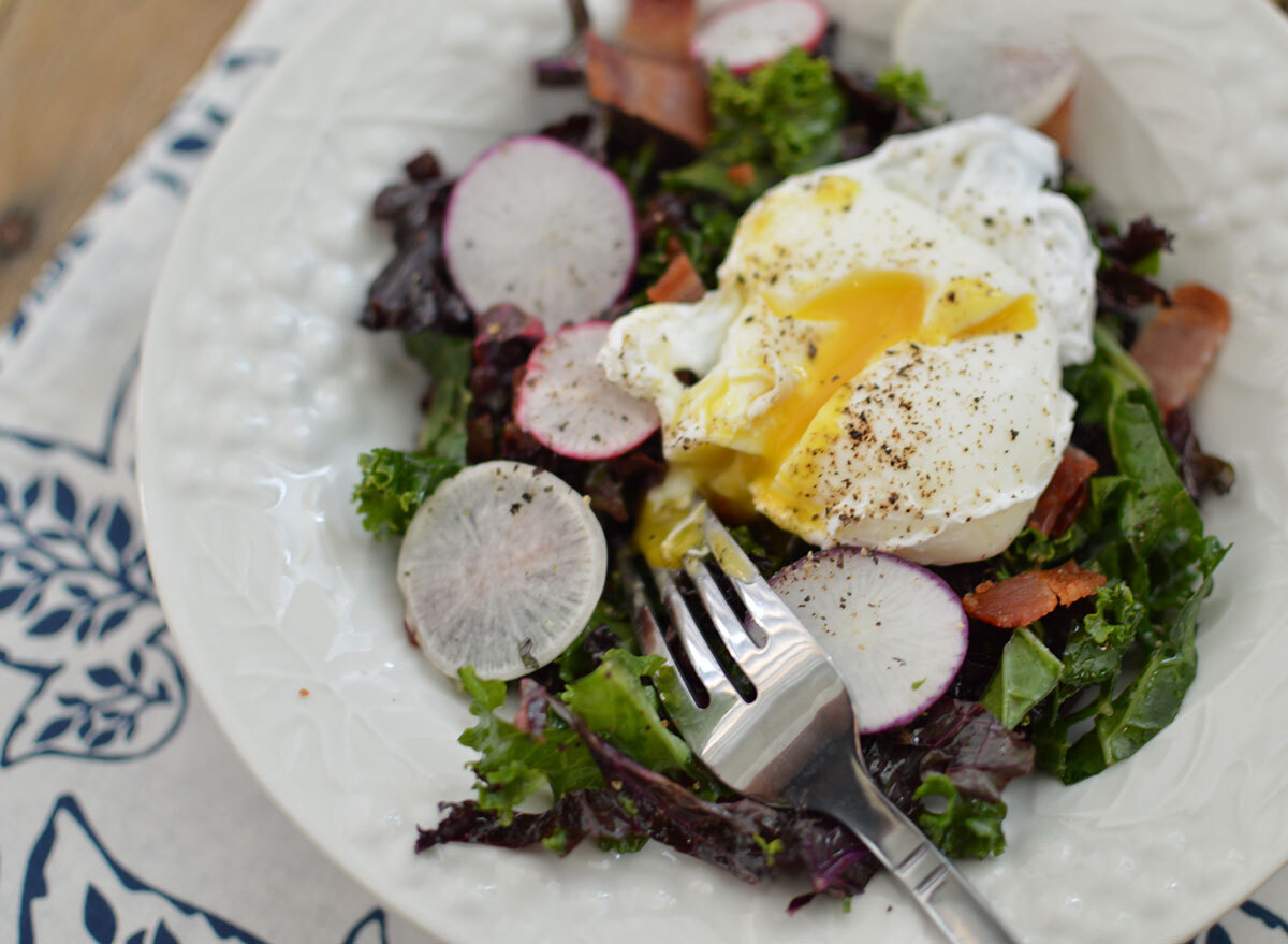 bacon eggs breakfast salad