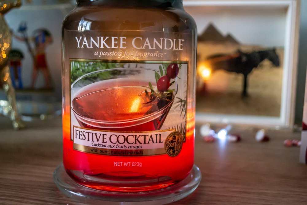 yankee candle burning