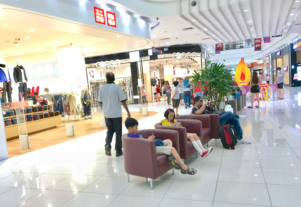 Lounge area in store Retail Store Layouts