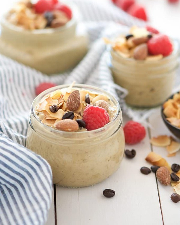 almond, coconut and vanilla latte overnight oats