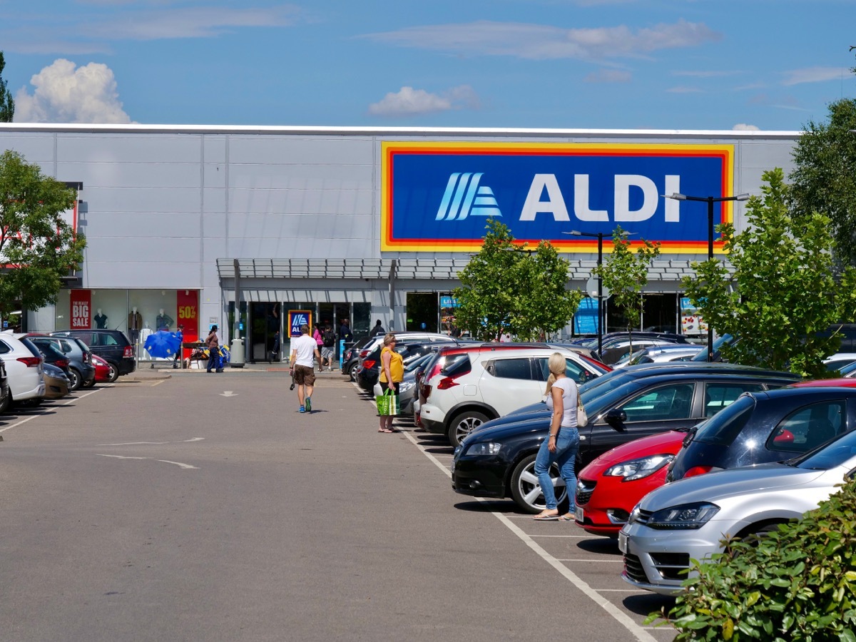 London,UK/June 16,2020ï¼šCustomers walking on the parking area of Aldi supermarket. Aldi is the common brand of two German based global family-owned discount supermarket chains.