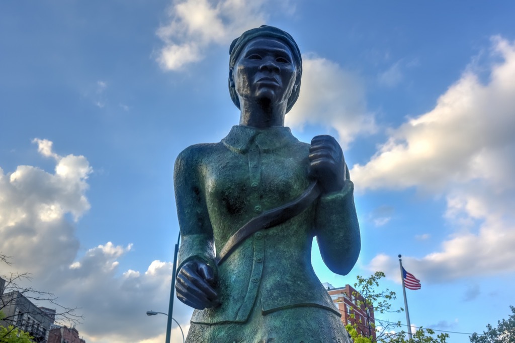 harriet tubman statue