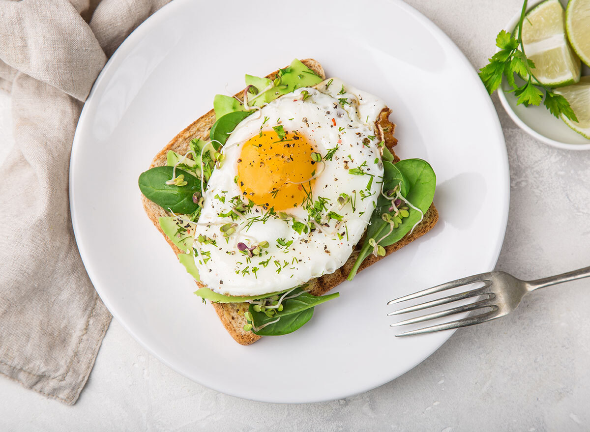 avocado toast egg