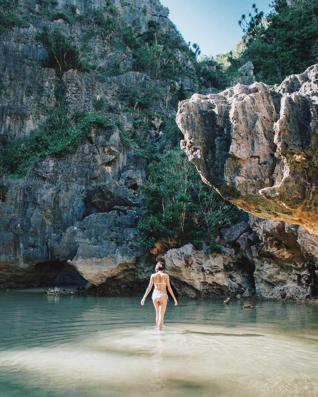 amazing-and-adventurous-female-travelers-you-need-to-follow-on-instagram-or-wanderlust-35