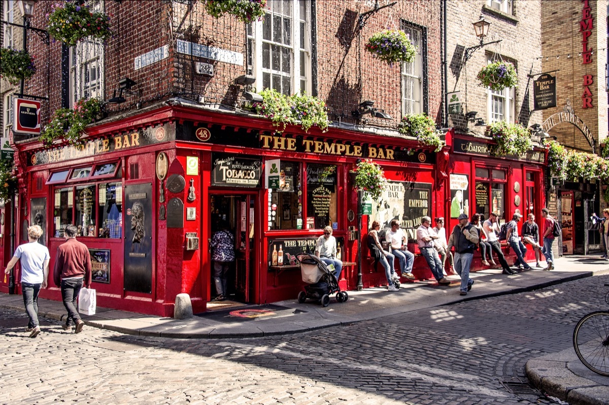 red walled pub in dublin ireland