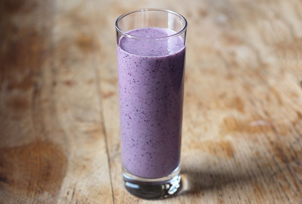 BLUEBERRY BANANA SMOOTHIE